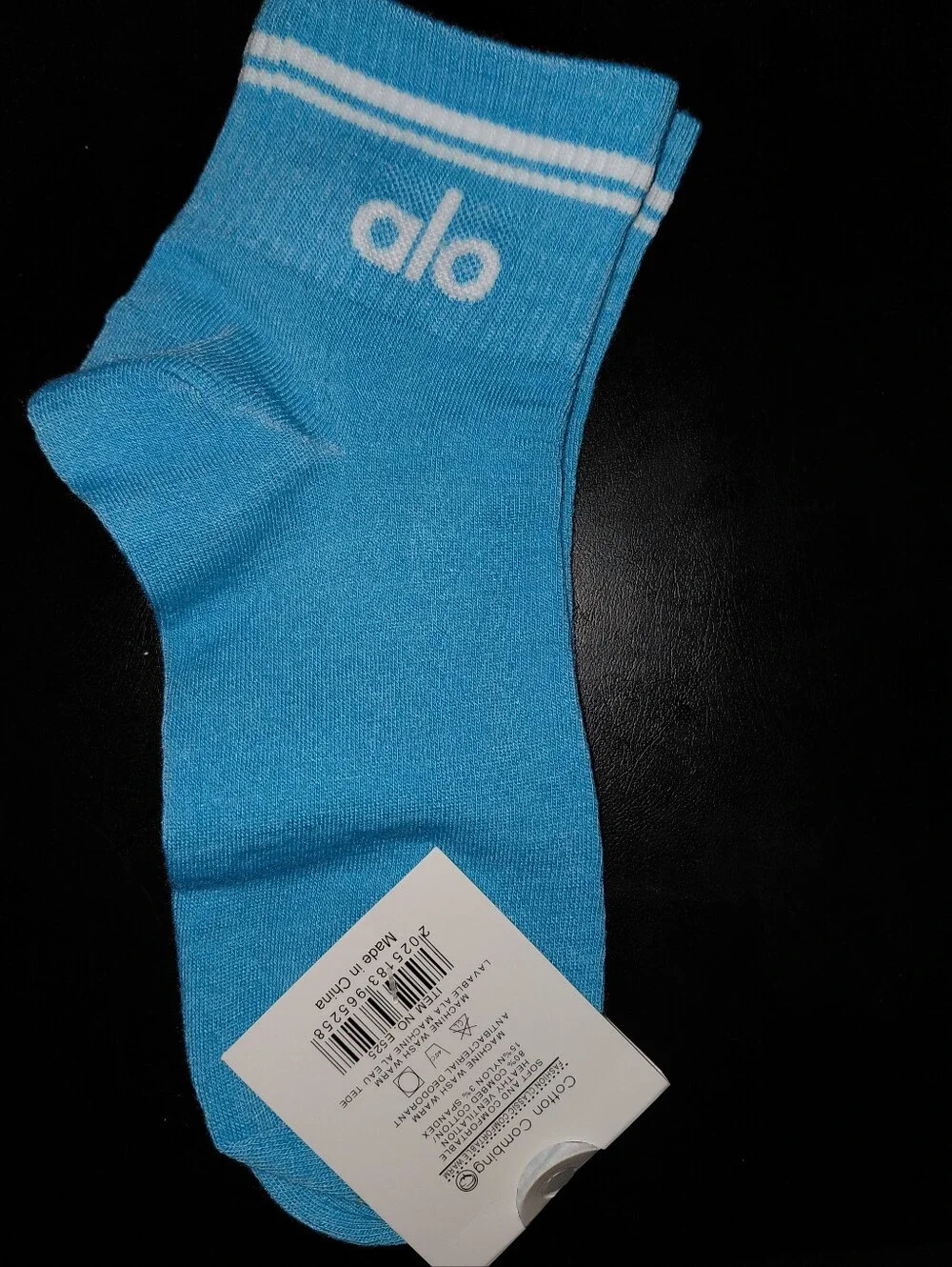 ALO Yoga Unisex Sky Blue Ankle Socks with White Stripes